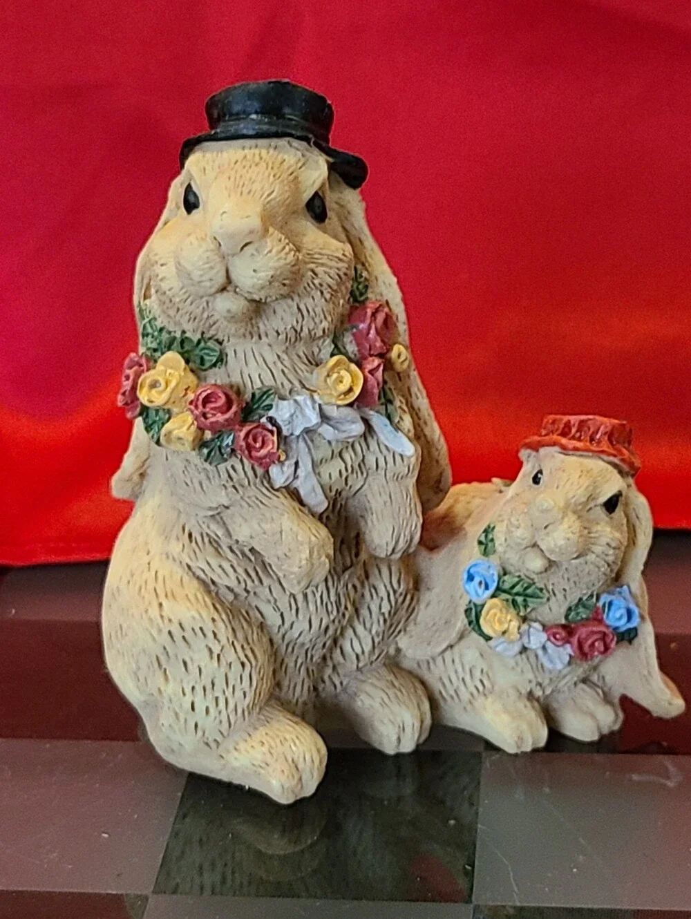 Decorative Small Pets Bunny Figurine with Floral Wreaths - Beige